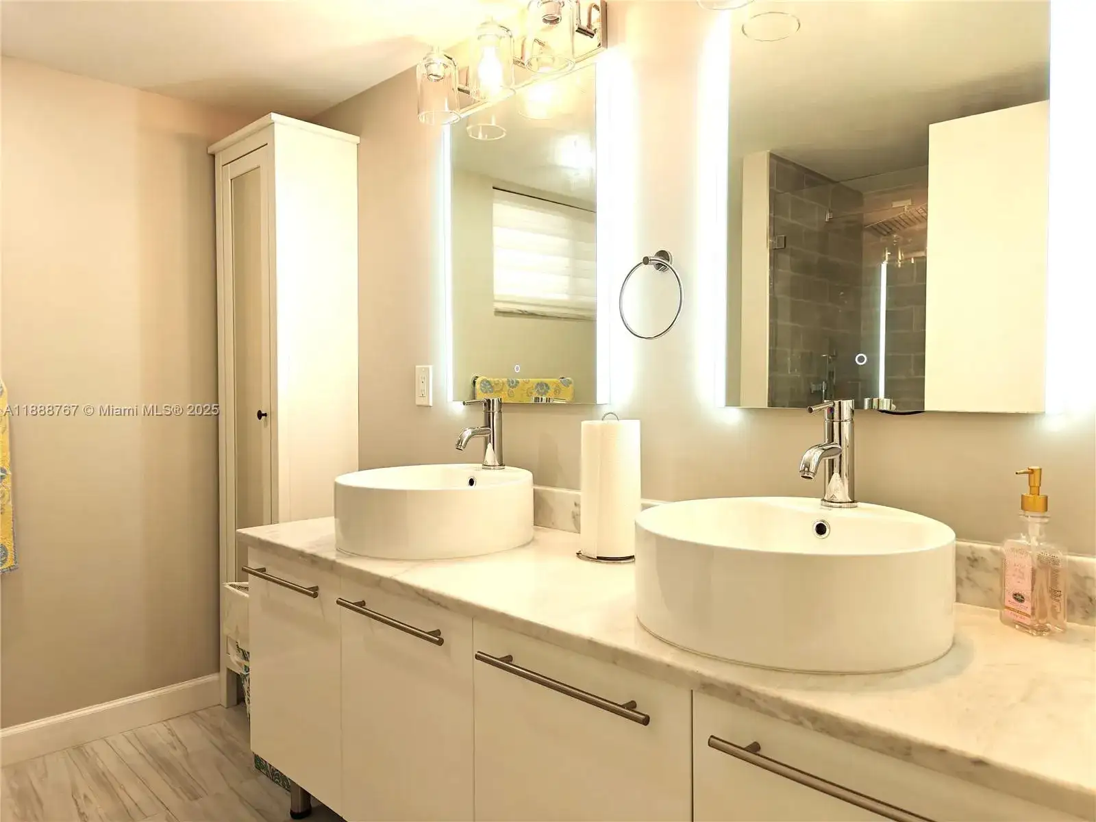 601 Ives Dairy Rd # 8, Miami FL 33179 photo 5