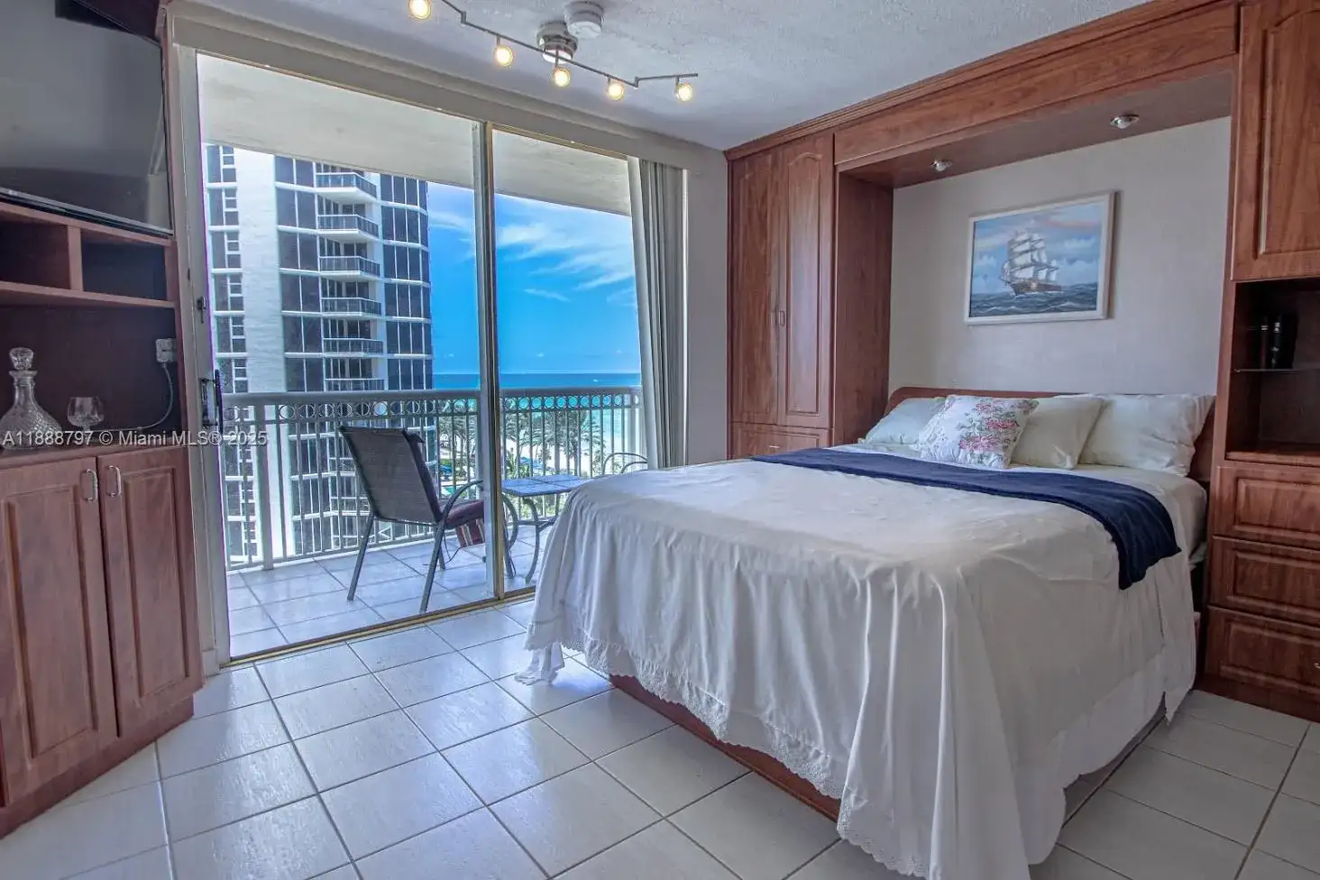 19201 Collins Ave # 620, Sunny Isles Beach FL 33160 photo 3