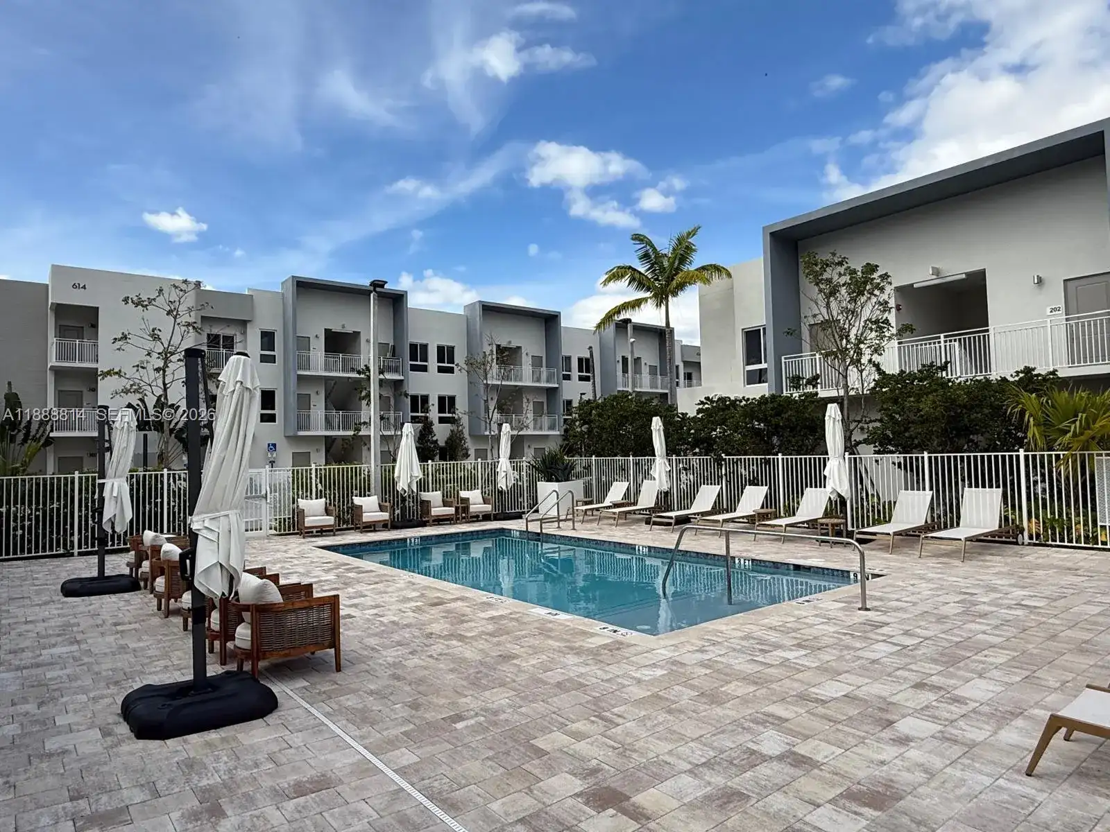 610 NE 2ND ST # 205, Dania Beach FL 33004 photo 2