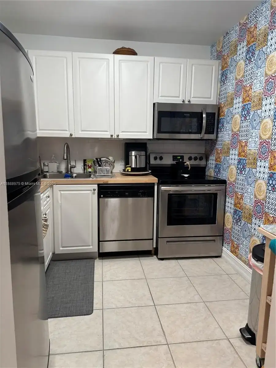 1455 N Treasure Dr # 3C, North Bay Village FL 33141 photo 3