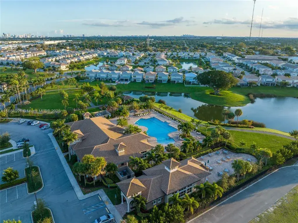 4022 Large Leaf Ln, Hollywood FL 33021