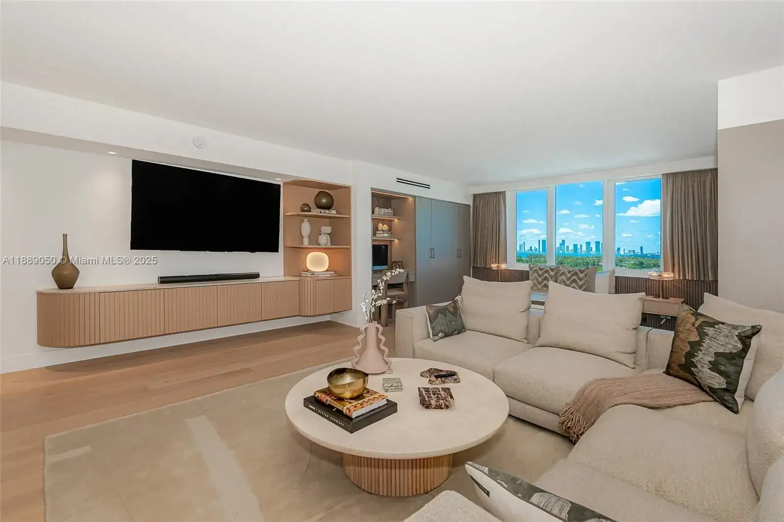 2301 Collins Ave # 1527, Miami Beach FL 33139 photo 3