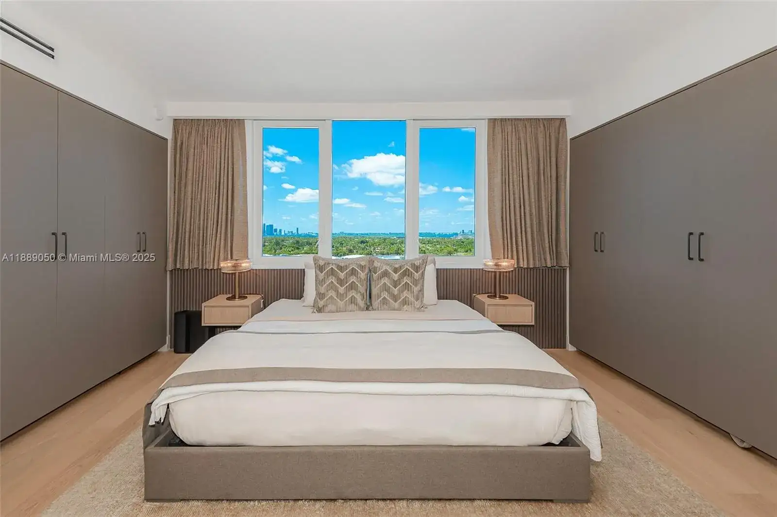 2301 Collins Ave # 1527, Miami Beach FL 33139 photo 4