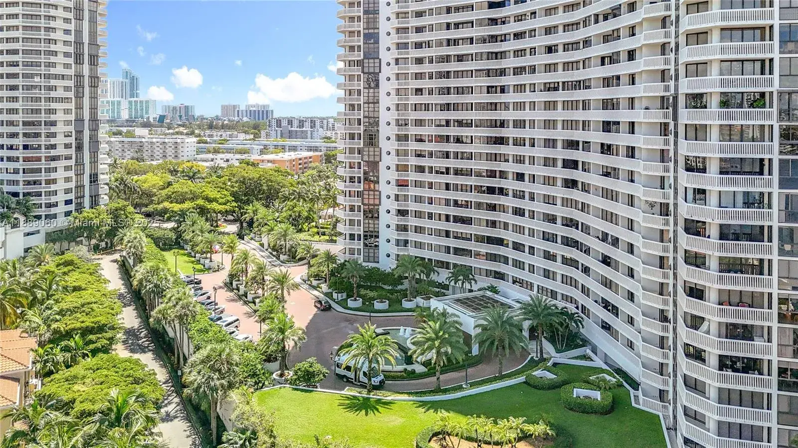 1000 W Island Blvd # 2208, Aventura FL 33160