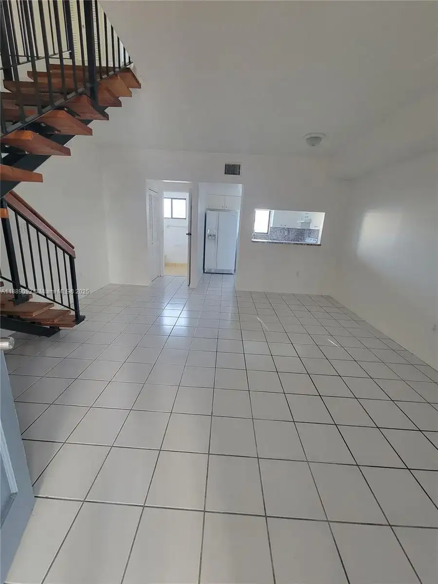 355 E 33rd St # 203, Hialeah FL 33013 photo 2