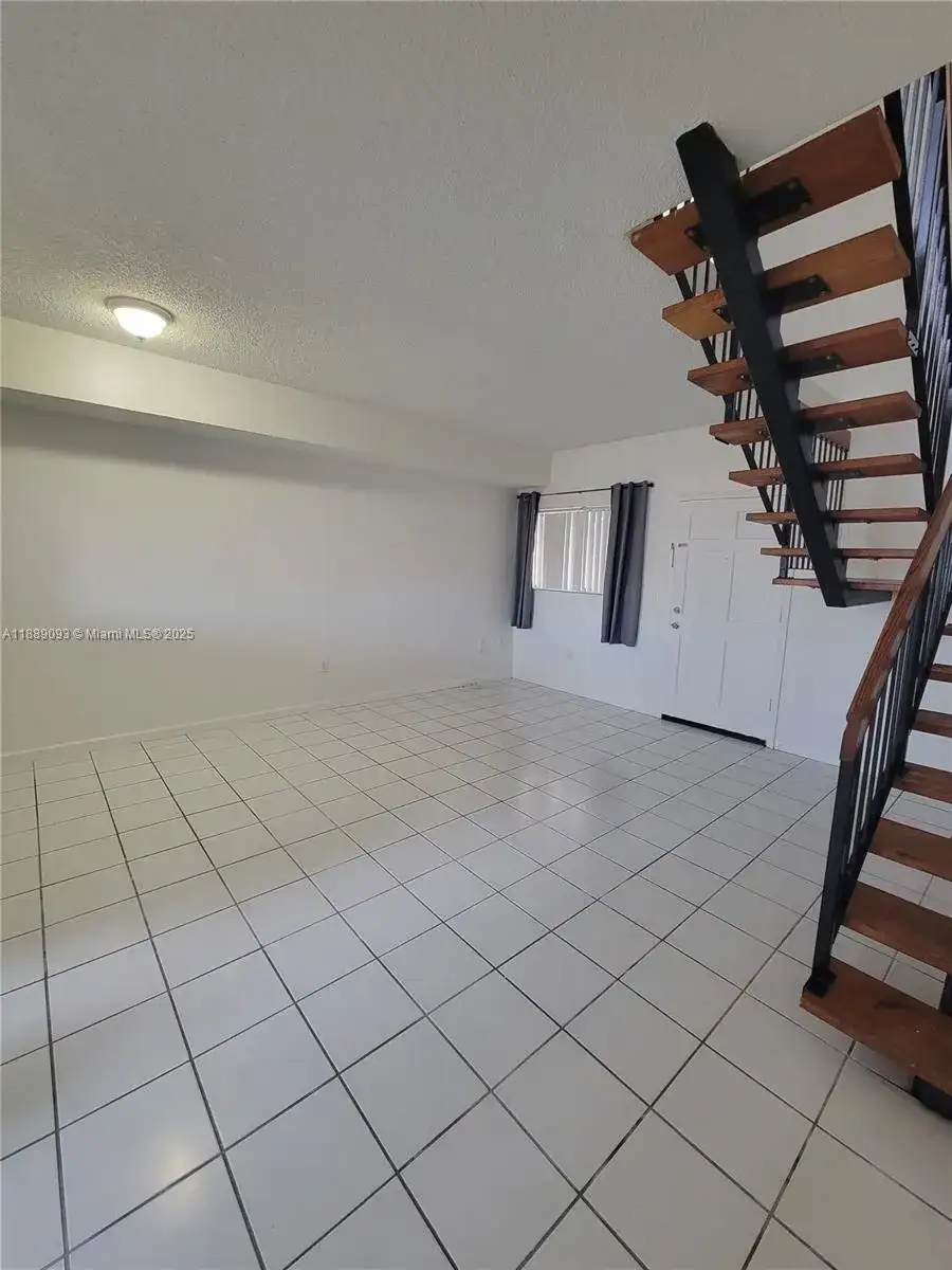 355 E 33rd St # 203, Hialeah FL 33013 photo 3