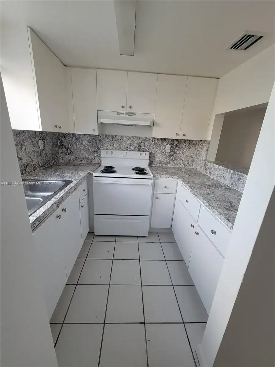 355 E 33rd St # 203, Hialeah FL 33013 photo 5