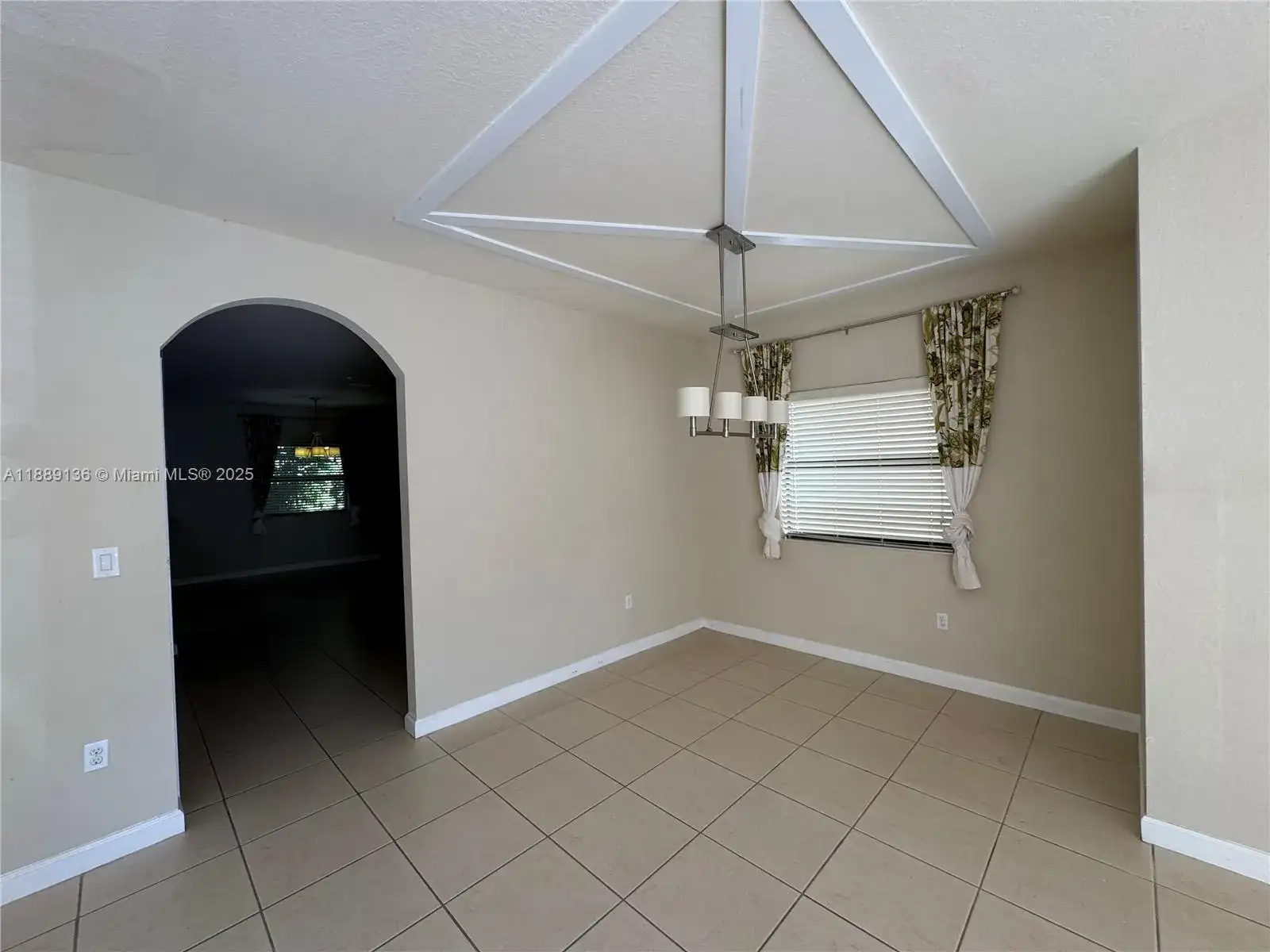 8885 SW 227th Ter, Cutler Bay FL 33190 photo 5