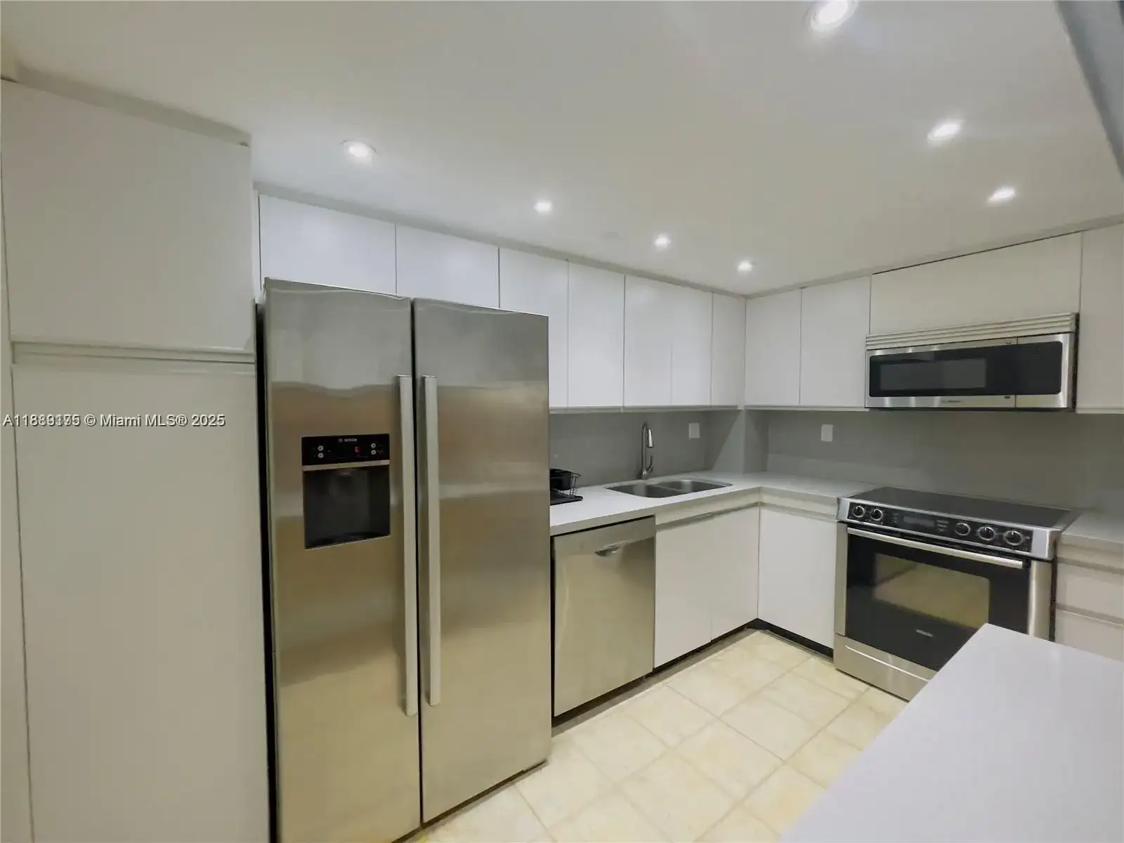 2000 Towerside # 309, Miami FL 33138 photo 2