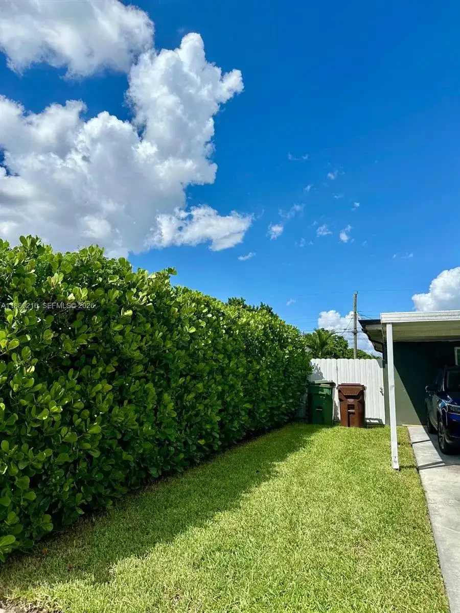 651 E 38th St, Hialeah FL 33013 photo 4