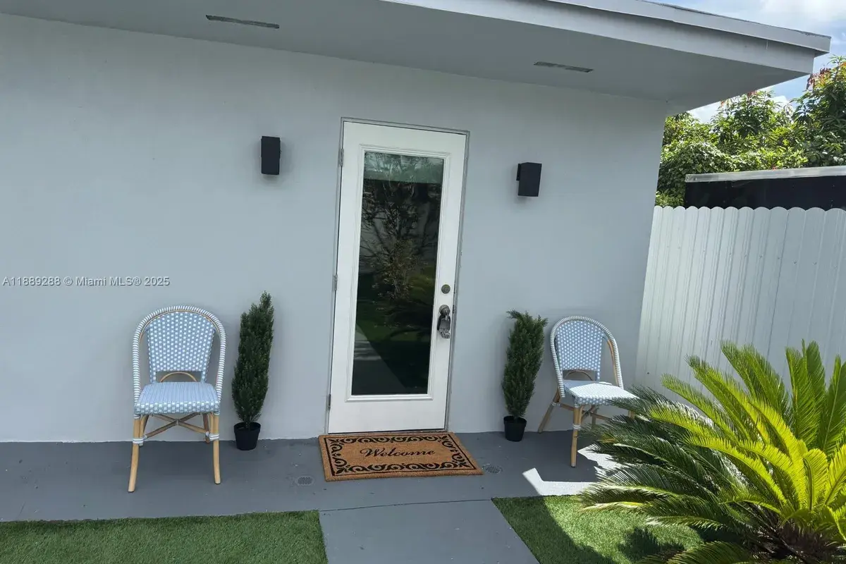 2943 SW 36th Ave, Miami FL 33133