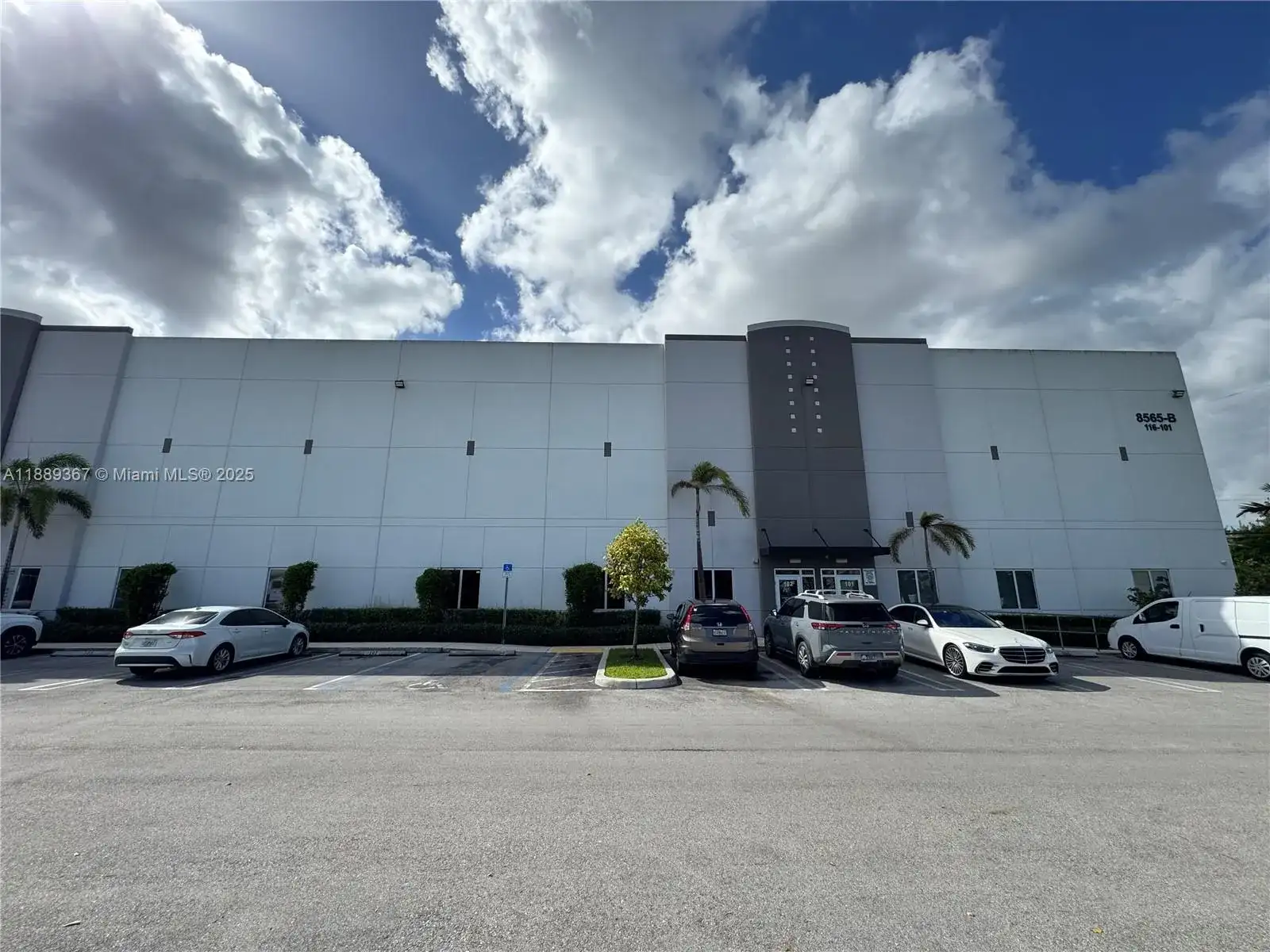 8565 W 44th Ave # 102, Hialeah FL 33018 photo 2