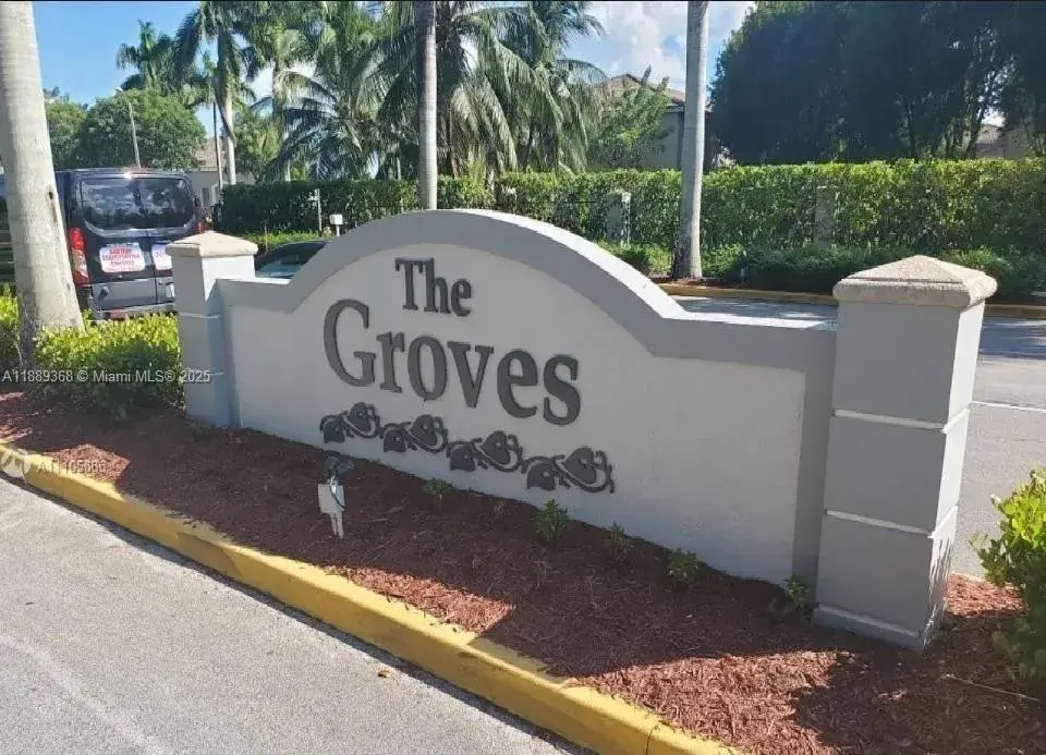 3036 SE 15th Ave, Homestead FL 33035