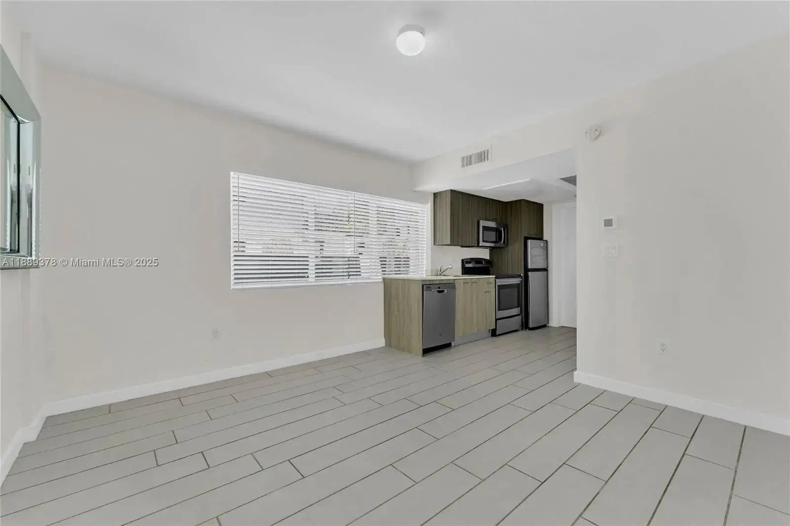 1 bedroom 1 bath Residential for sale at 740 Meridian Ave # 18, Miami Beach FL 33139
