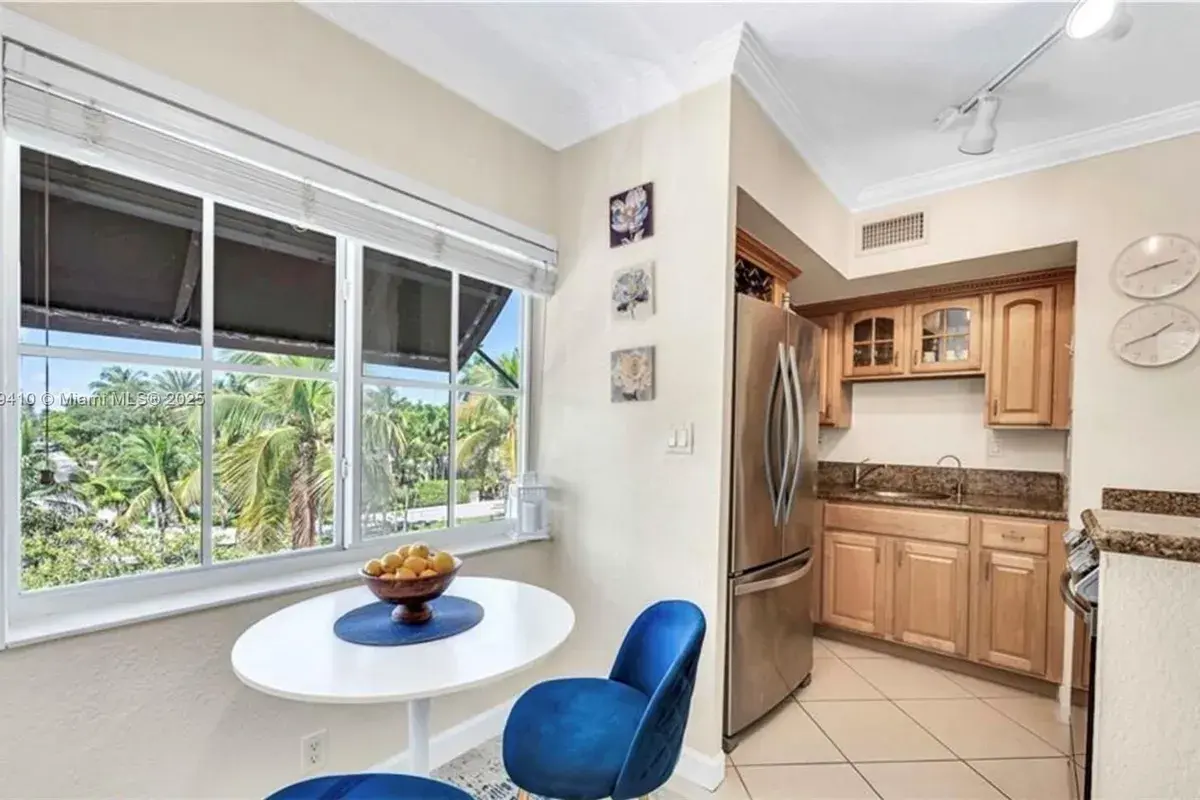 924 SE 2nd St # 19, Fort Lauderdale FL 33301