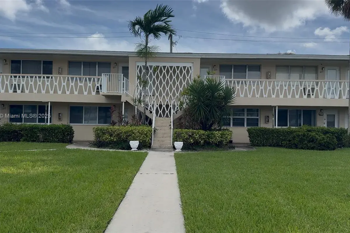 900 Atlantic Shores Blvd # 219, Hallandale Beach FL 33009