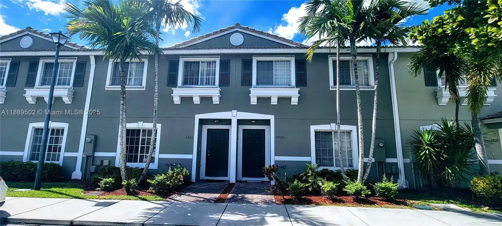 5923 Manchester Way, Tamarac FL 33321 photo 2