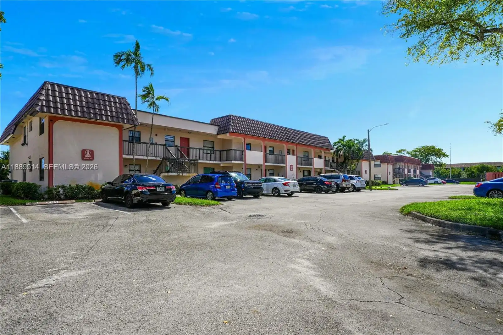 860 NE 207th Ter # 106, Miami FL 33179 photo 3