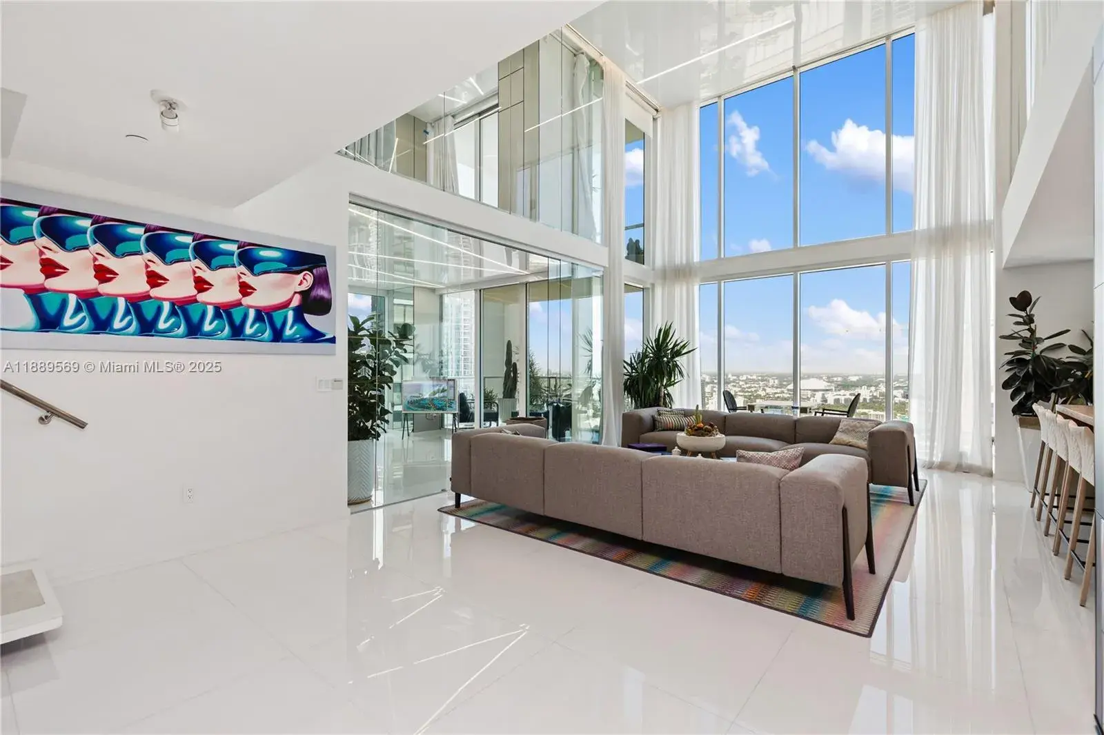 1040 Biscayne Blvd # 4207, Miami FL 33132