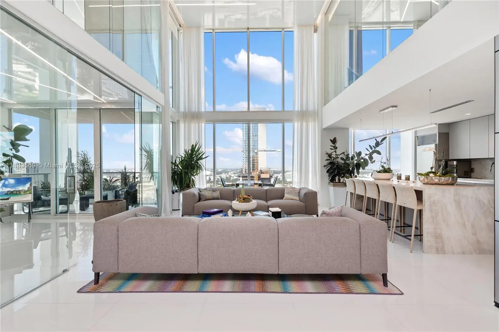 1040 Biscayne Blvd # 4207, Miami FL 33132