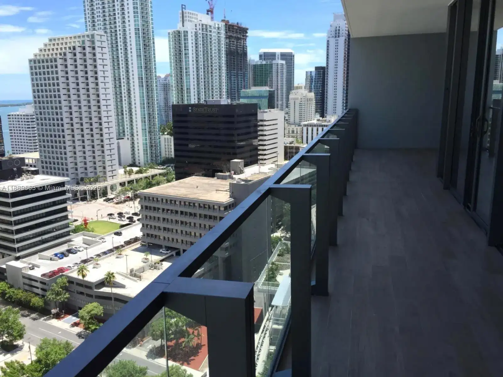 68 SE 6th St # 1809, Miami FL 33131 photo 2