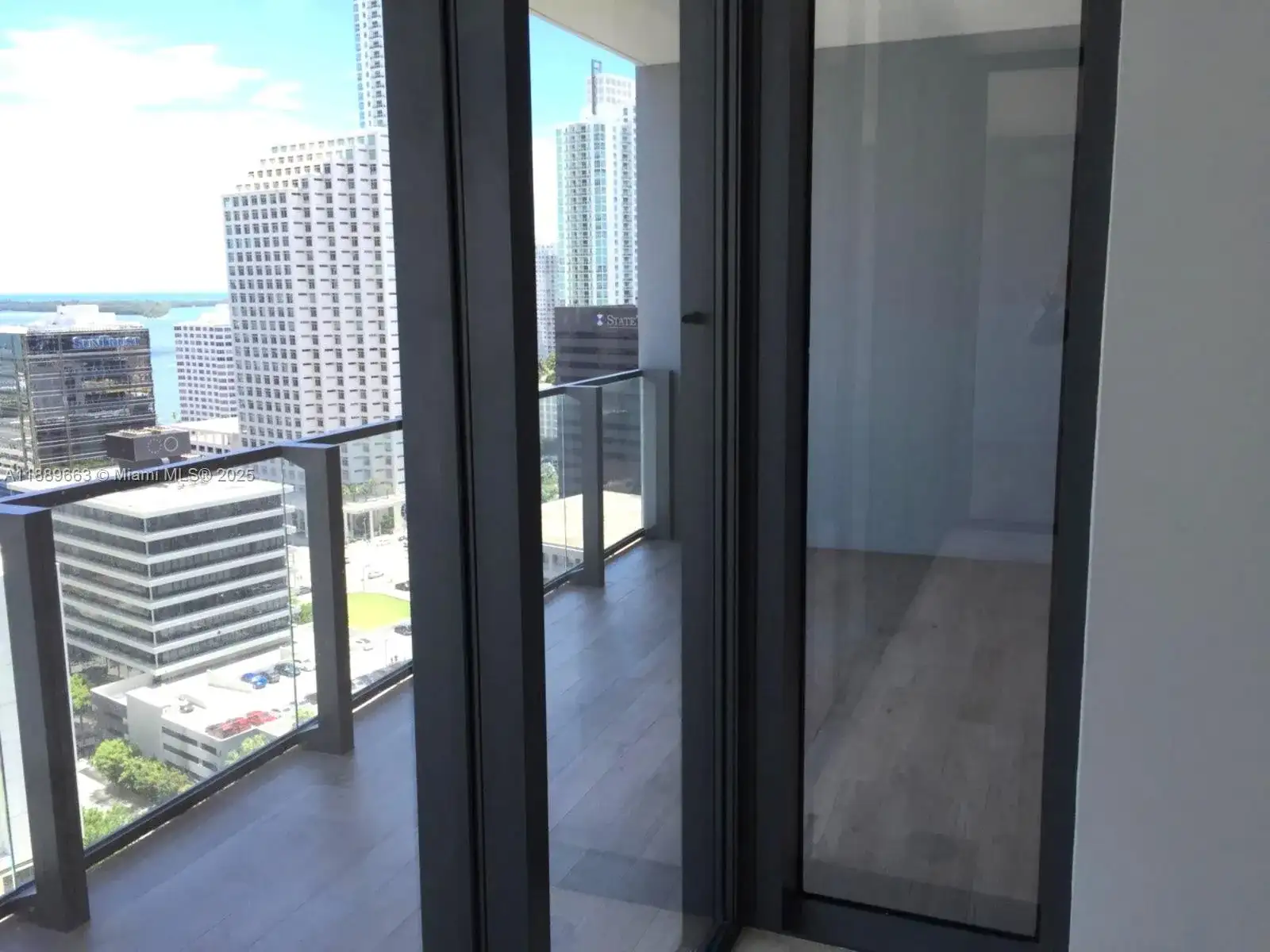 68 SE 6th St # 1809, Miami FL 33131 photo 3