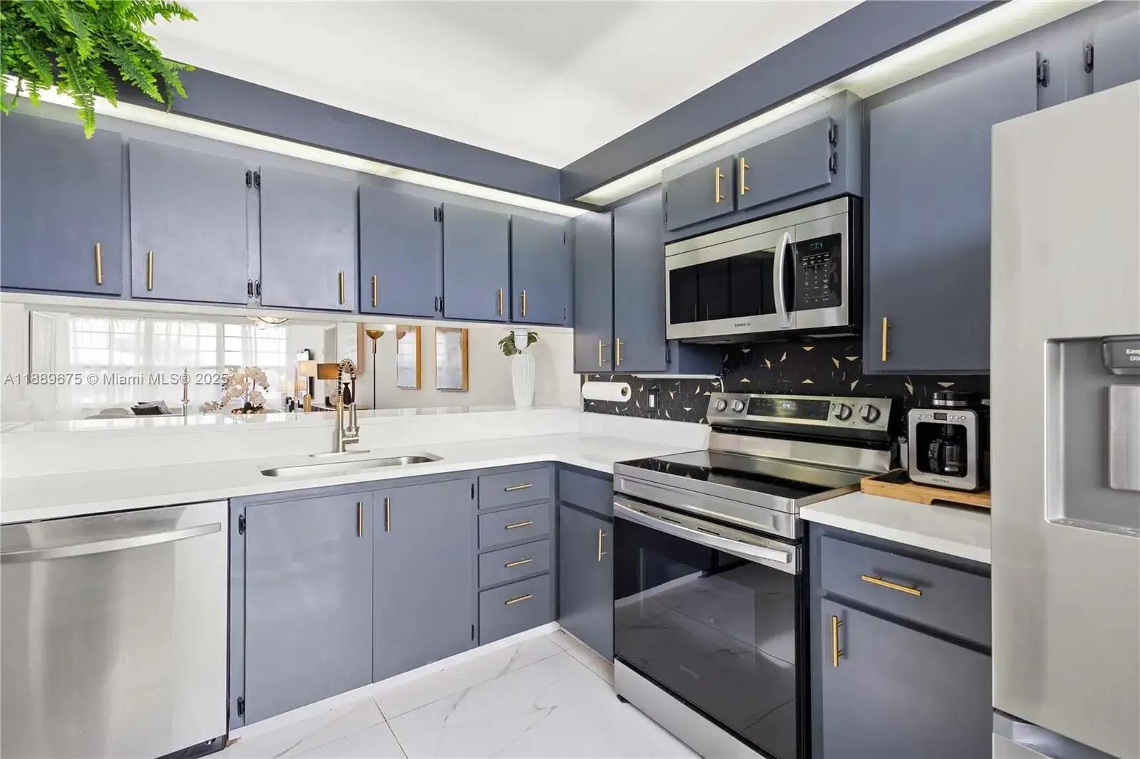 3635 Whitehall Dr # 401, West Palm Beach FL 33401 photo 4