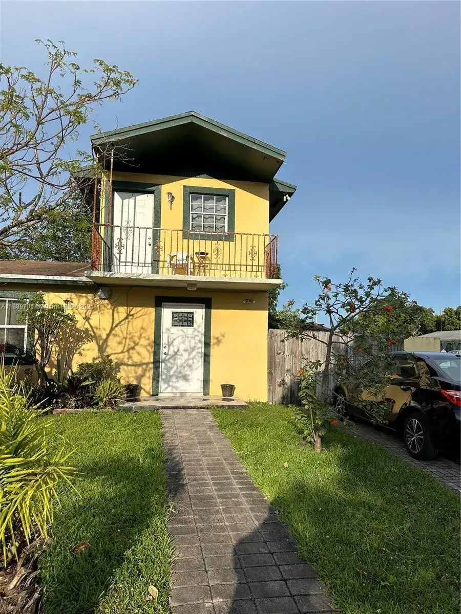 16901 NW 51st Pl, Miami Gardens FL 33055 photo 2
