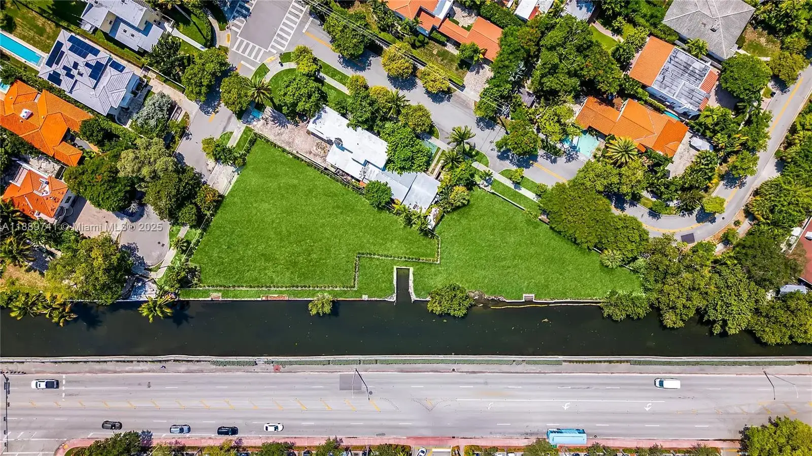 18th st Michigan Ave, Miami Beach FL 33139 photo 2