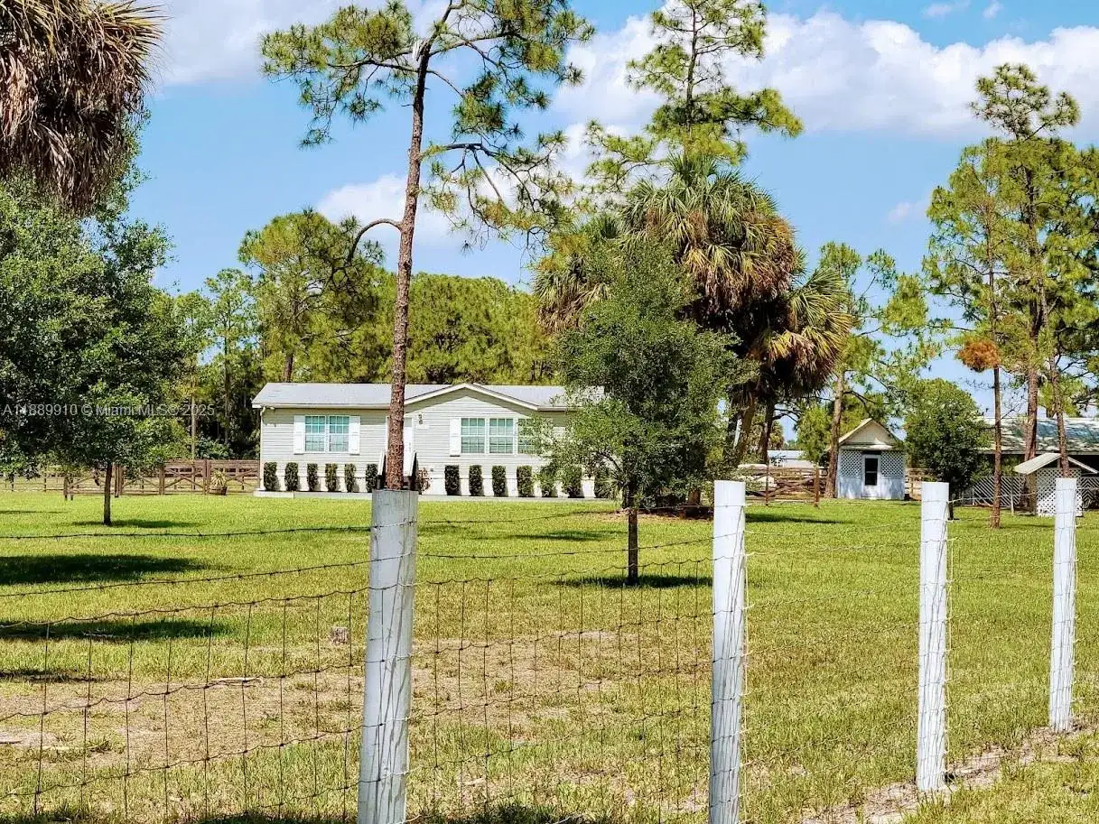 1001 Homestead Avenue, Other City - In The State Of Florida FL 33440 photo 4