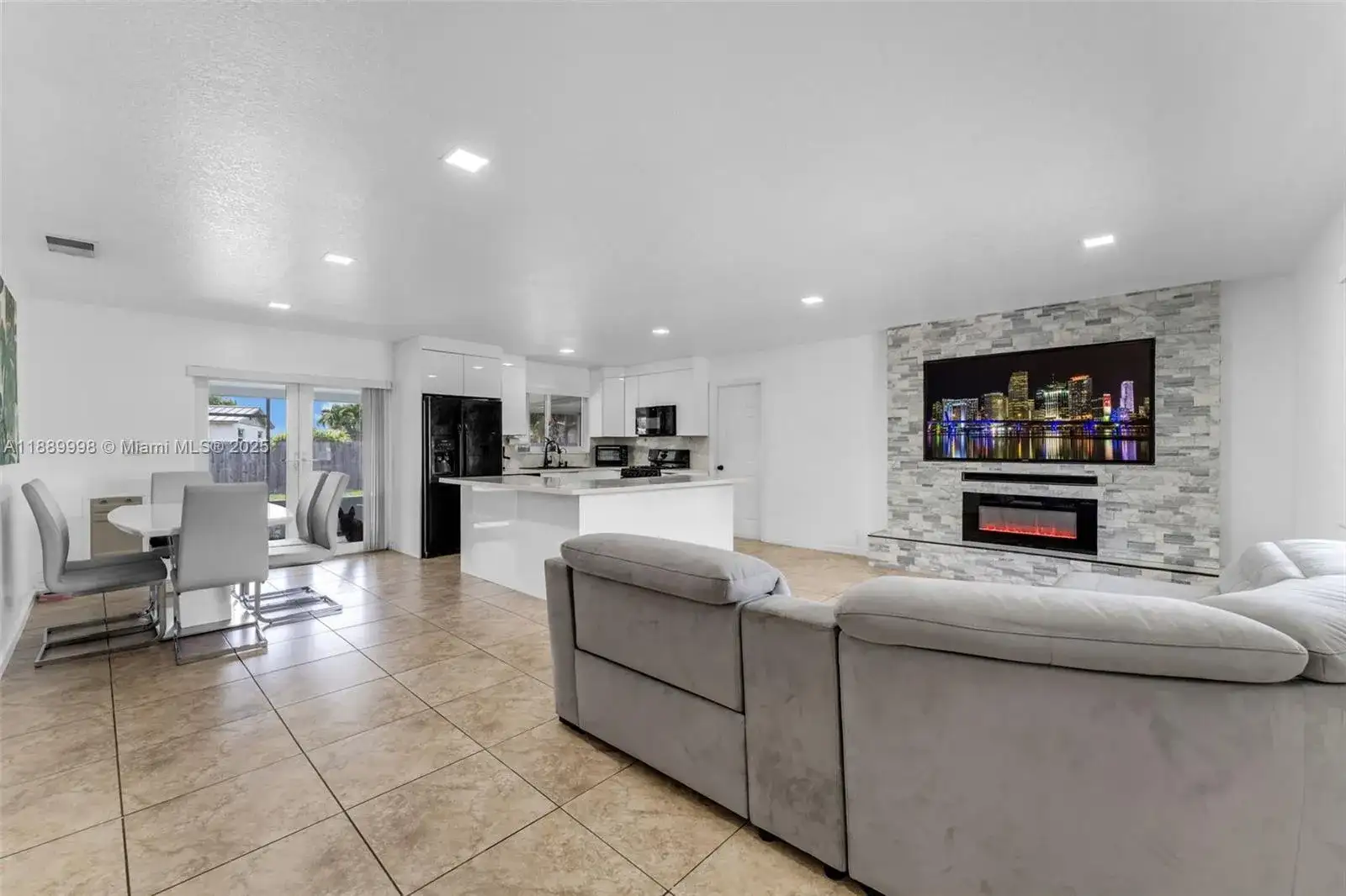 27645 SW 163rd Ave, Homestead FL 33031 photo 3