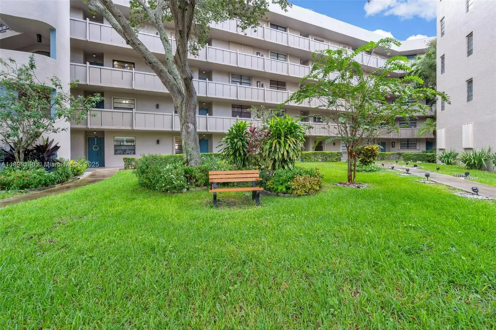 1100 Colony Point Cir # 504, Pembroke Pines FL 33026 photo 2