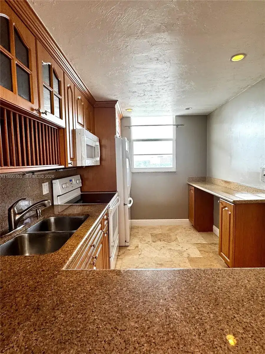 3545 NE 166th St # 805, North Miami Beach FL 33160 photo 3