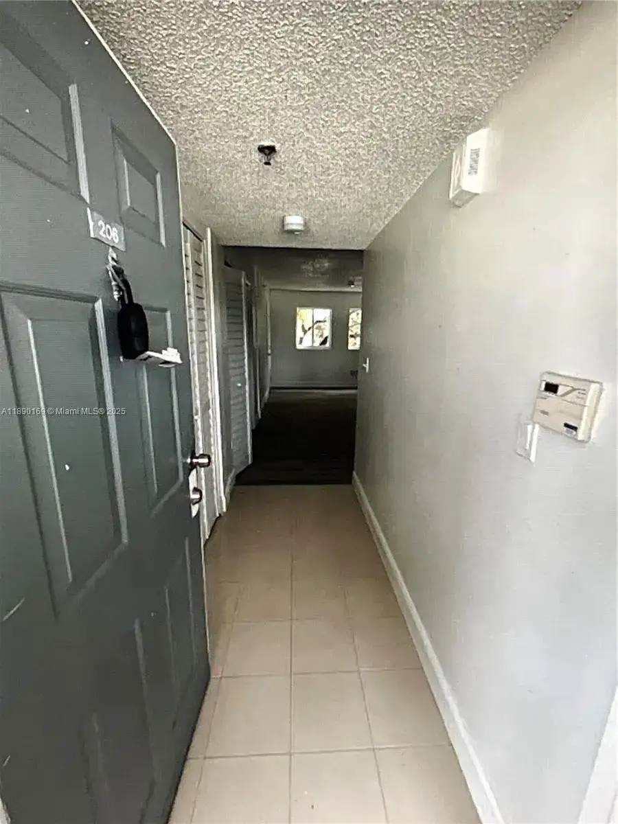 201 NW 7th St # 206, Miami FL 33136 photo 2