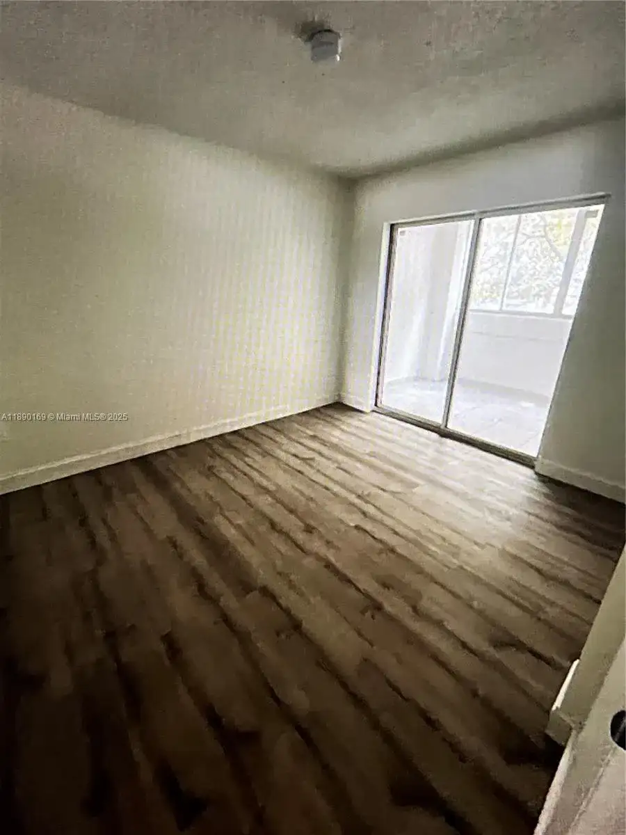 201 NW 7th St # 206, Miami FL 33136 photo 5