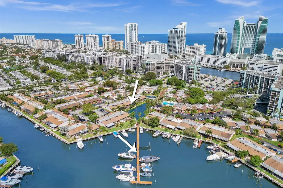 2667 S Parkview Dr, Hallandale Beach FL 33009