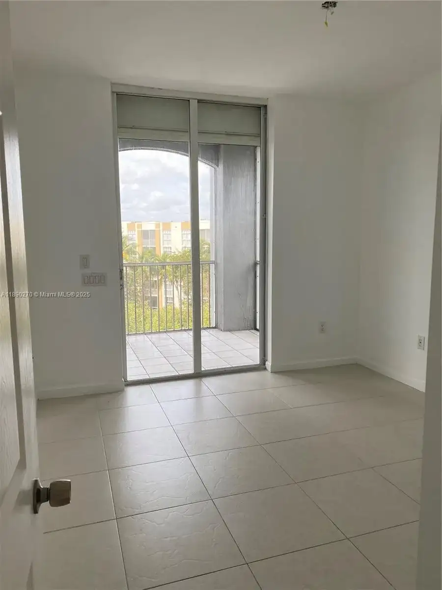 9725 NW 52nd St # 522, Doral FL 33178 photo 5