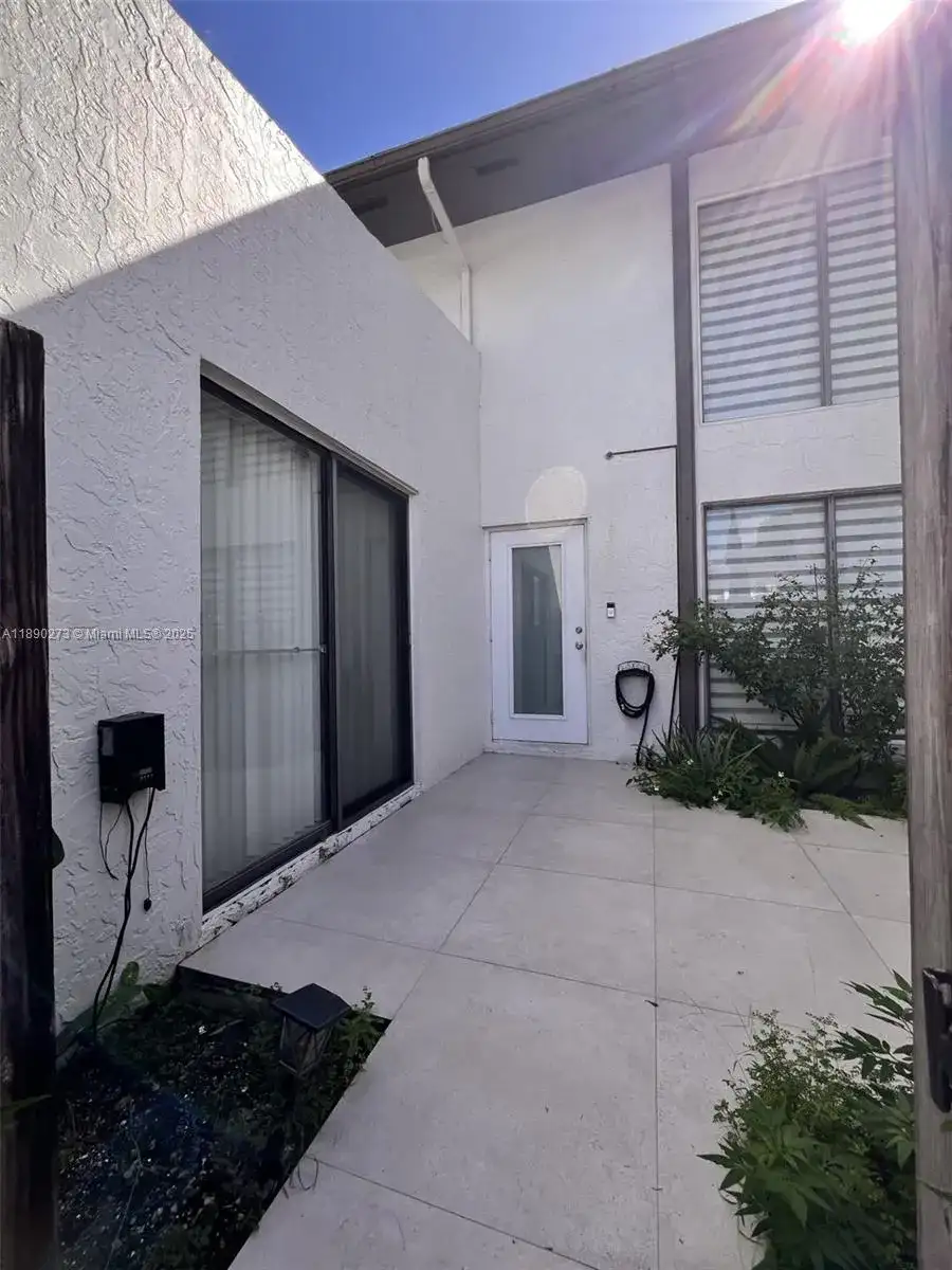 11394 SW 65th St # 001, Miami FL 33173 photo 2