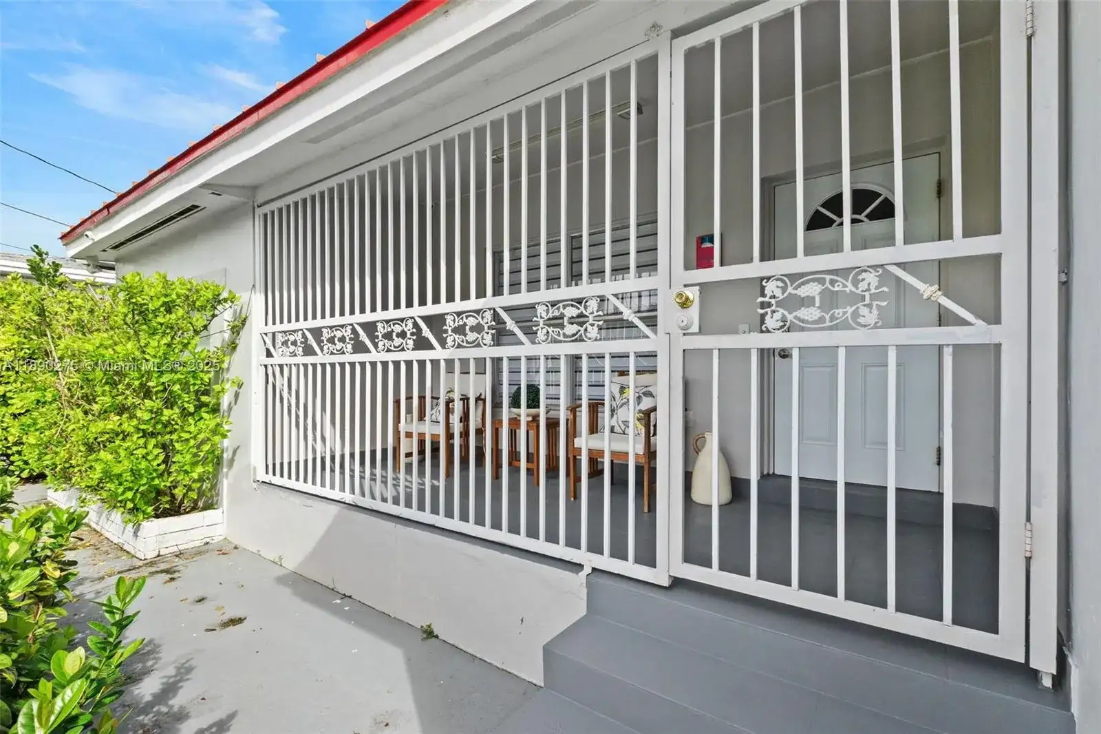 6355 SW 30th St, Miami FL 33155 photo 2