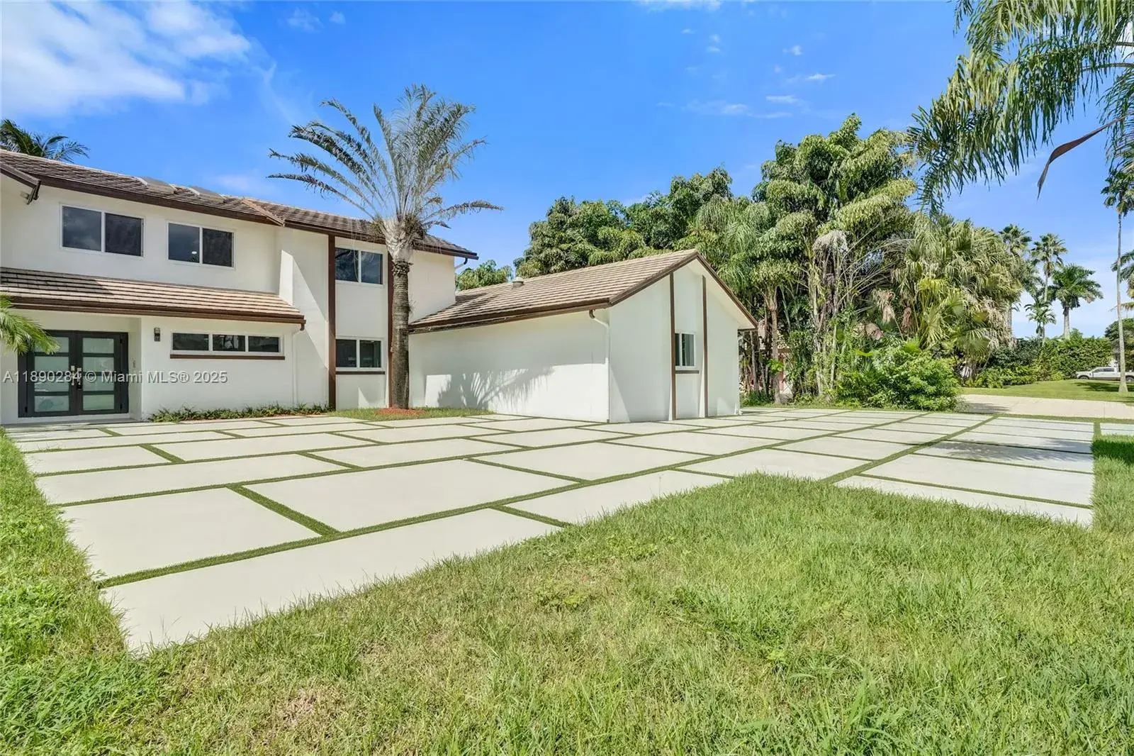 2181 SW 117th Ter, Davie FL 33325