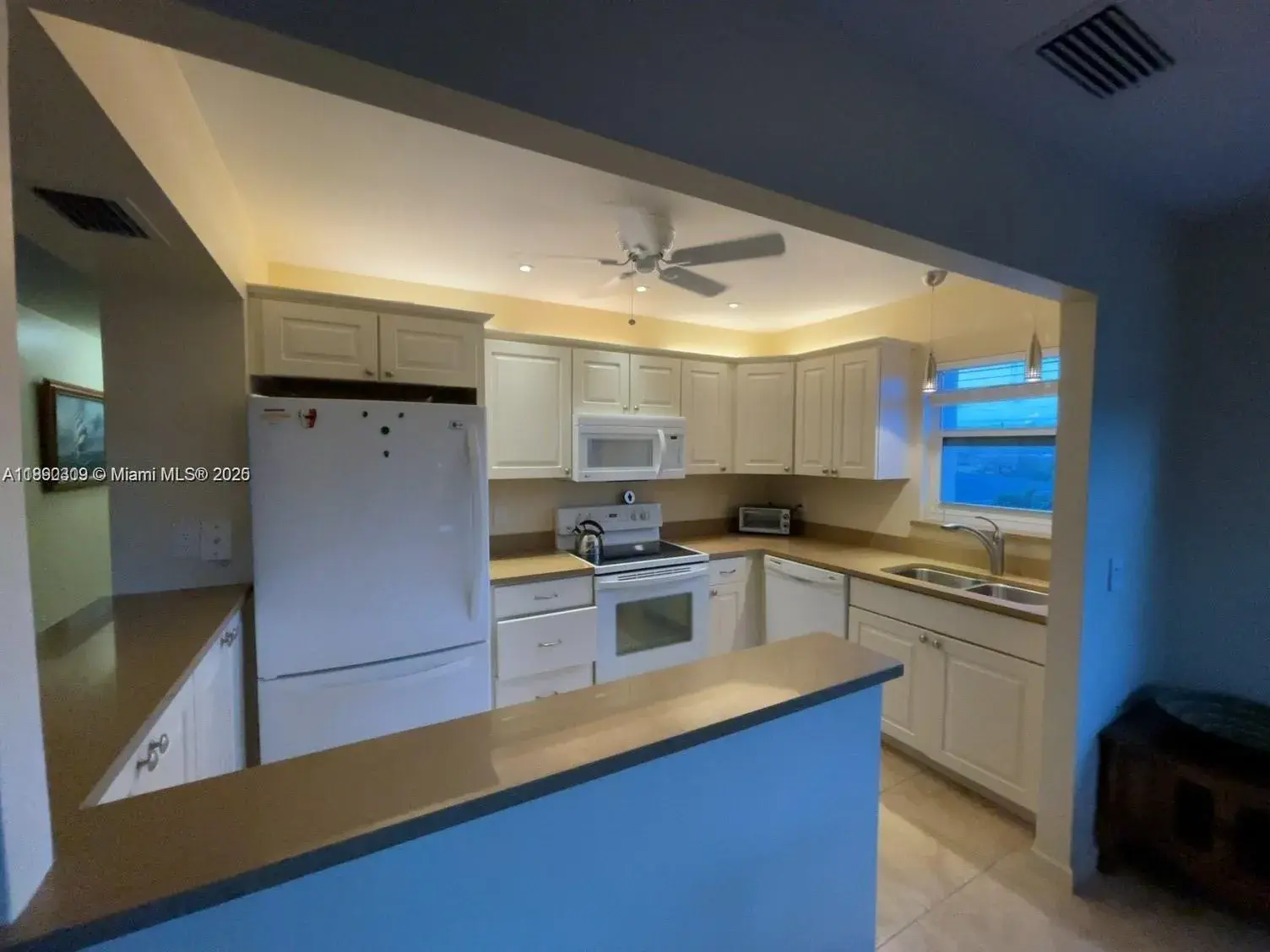 1701 Buchanan St # 301, Hollywood FL 33020