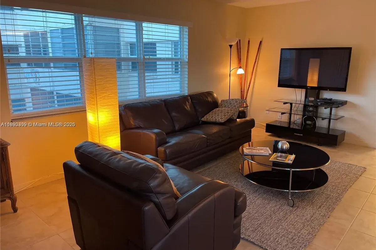 1701 Buchanan St # 301, Hollywood FL 33020