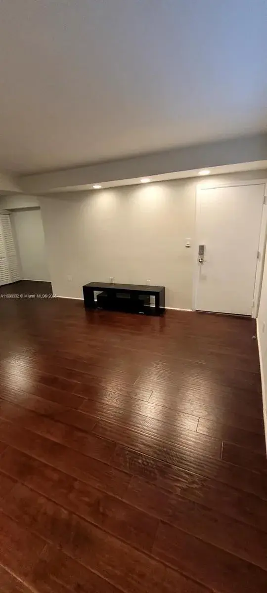 7333 Dickens Ave, Miami Beach FL 33141