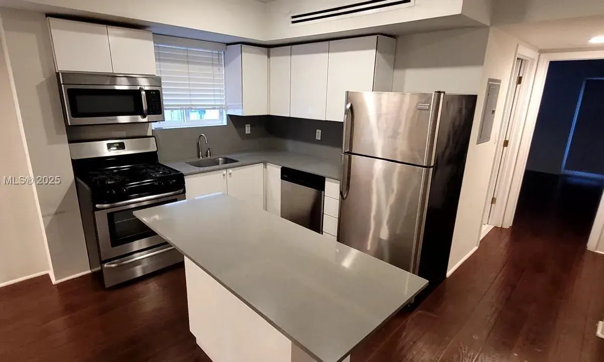 7333 Dickens Ave, Miami Beach FL 33141