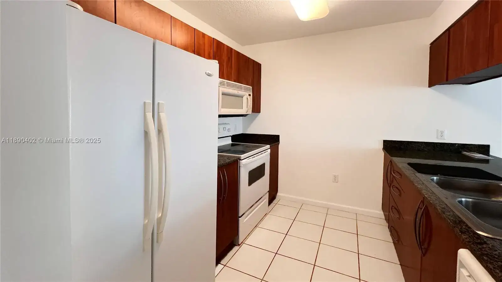 1200 Brickell Bay Dr # 2814, Miami FL 33131 photo 2