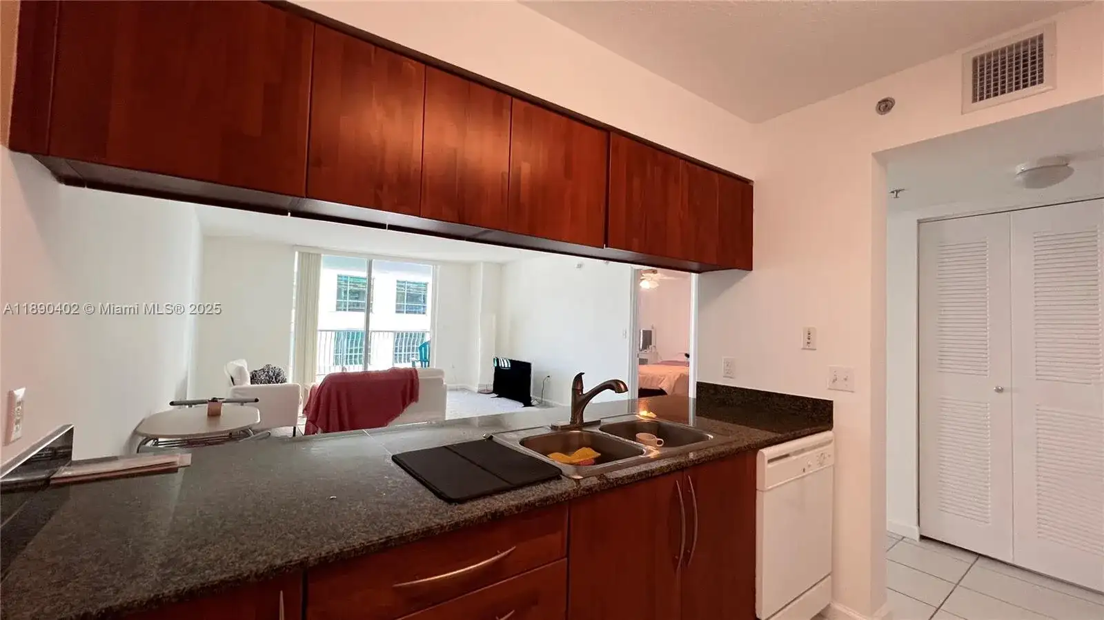 1200 Brickell Bay Dr # 2814, Miami FL 33131 photo 4