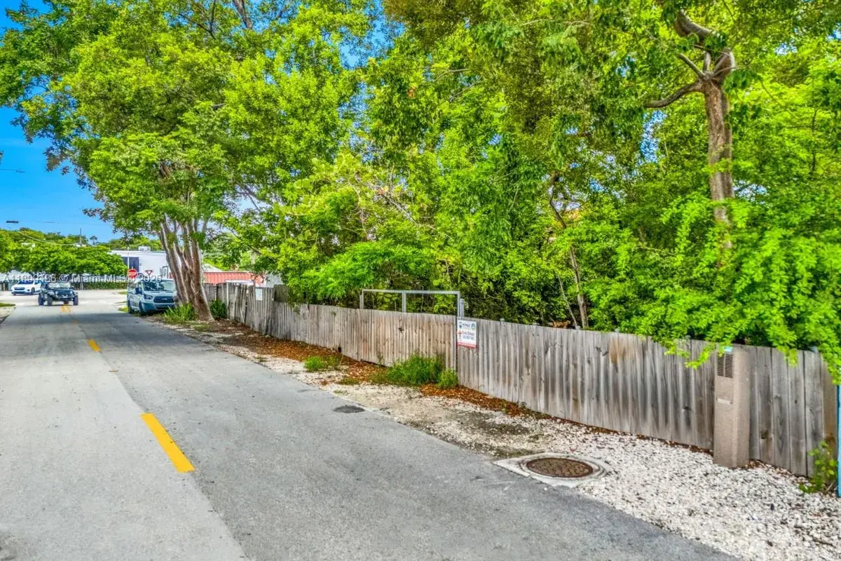 1032 Snapper Ln, Key Largo FL 33037