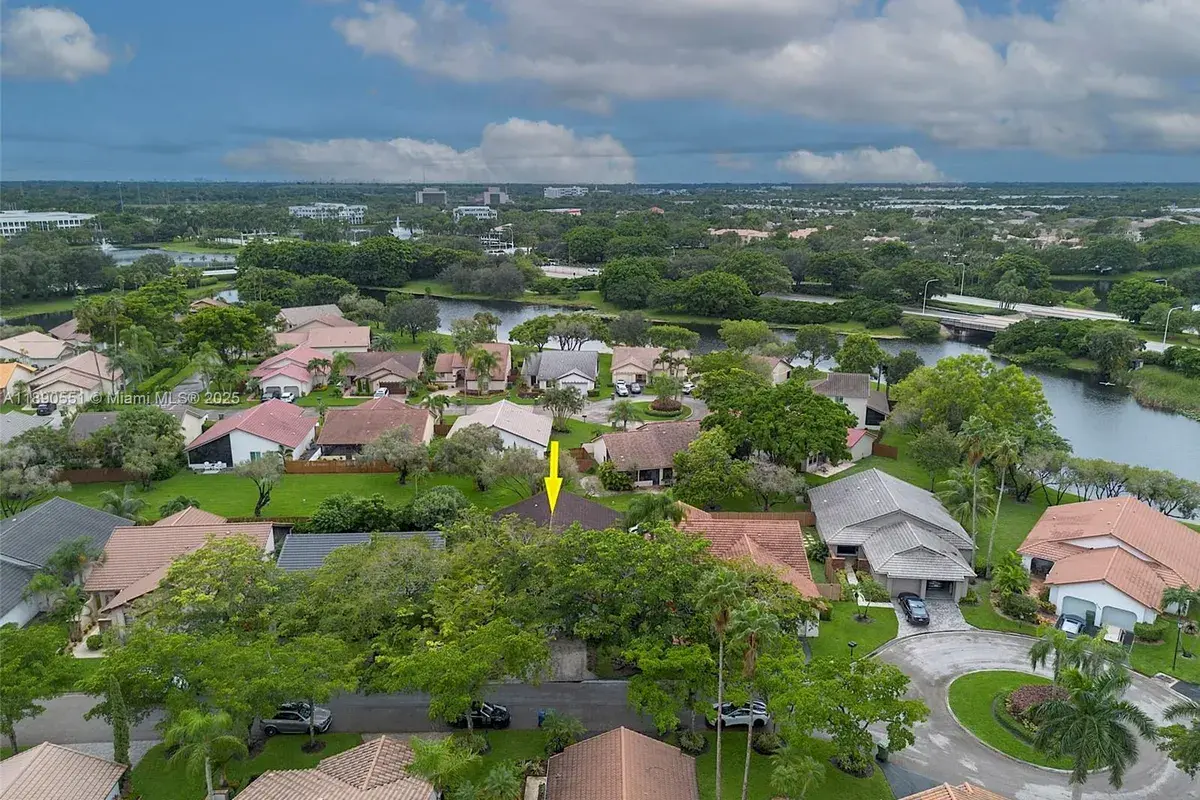 2330 Dover, Weston FL 33326