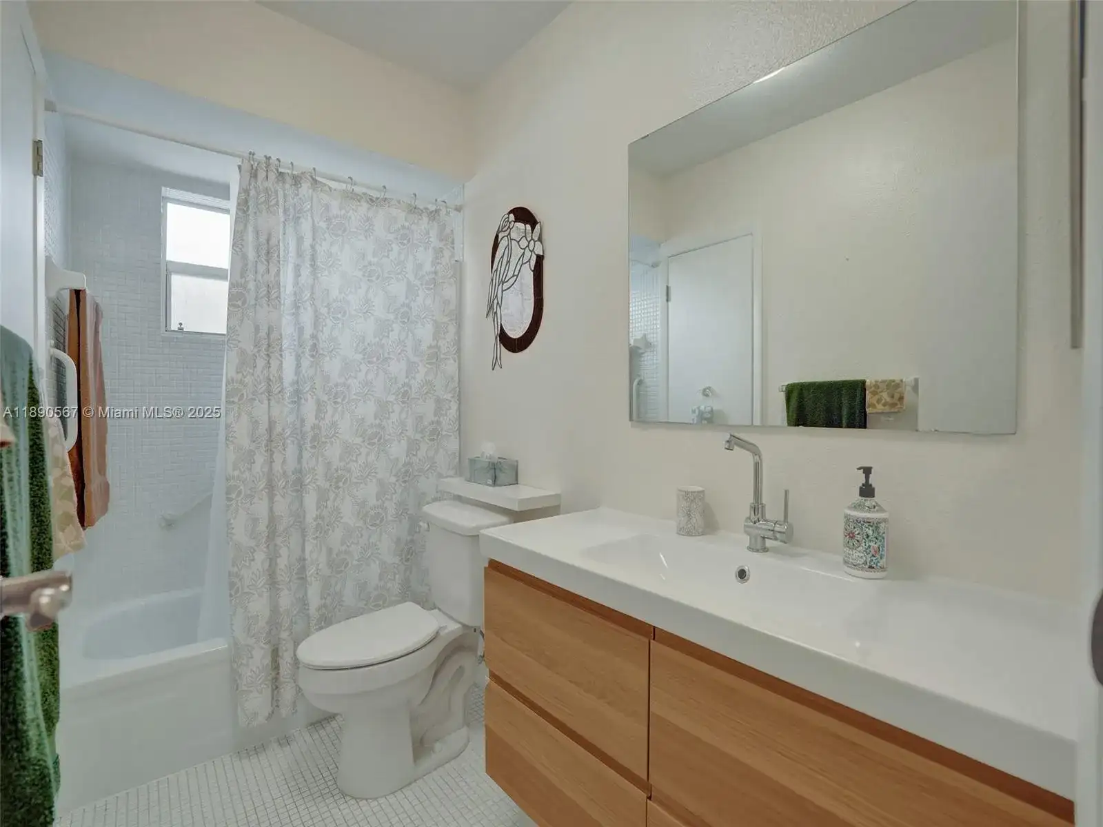 3506 NW 49th Ave # 508, Lauderdale Lakes FL 33319 photo 2