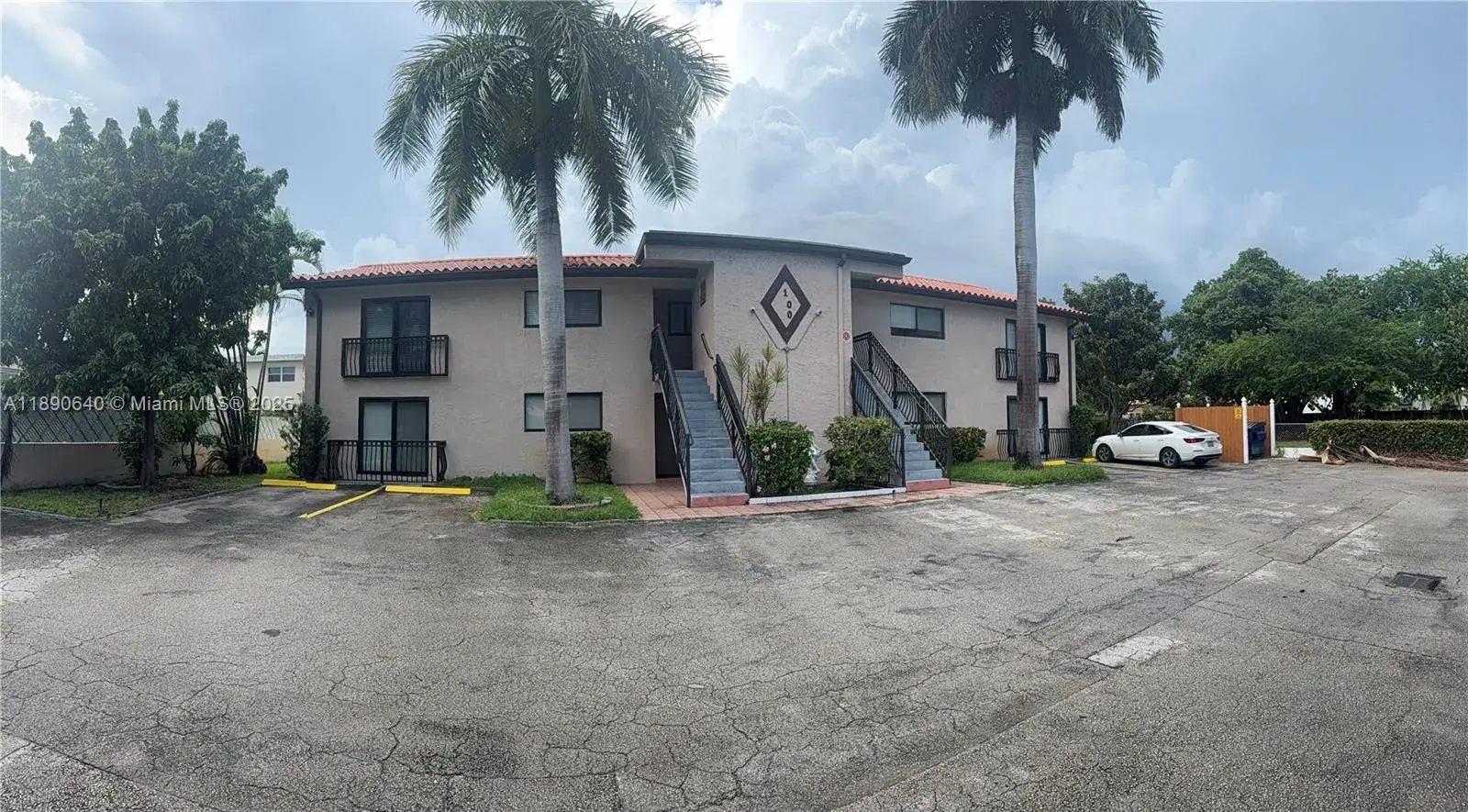 100 SE 5th Ave # 1, Hallandale Beach FL 33009